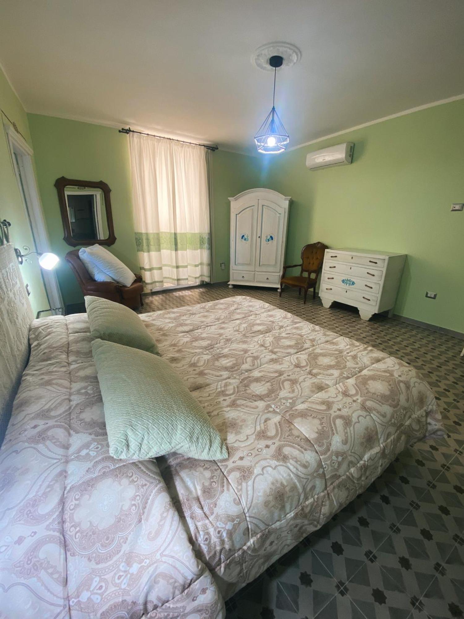 Tra I Due Ponti Hotel บอซา ภายนอก รูปภาพ
